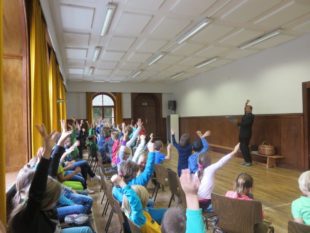 Autorenlesung an den Grundschulen in Unterharmersbach und Nordrach begeisterte die jungen Leser