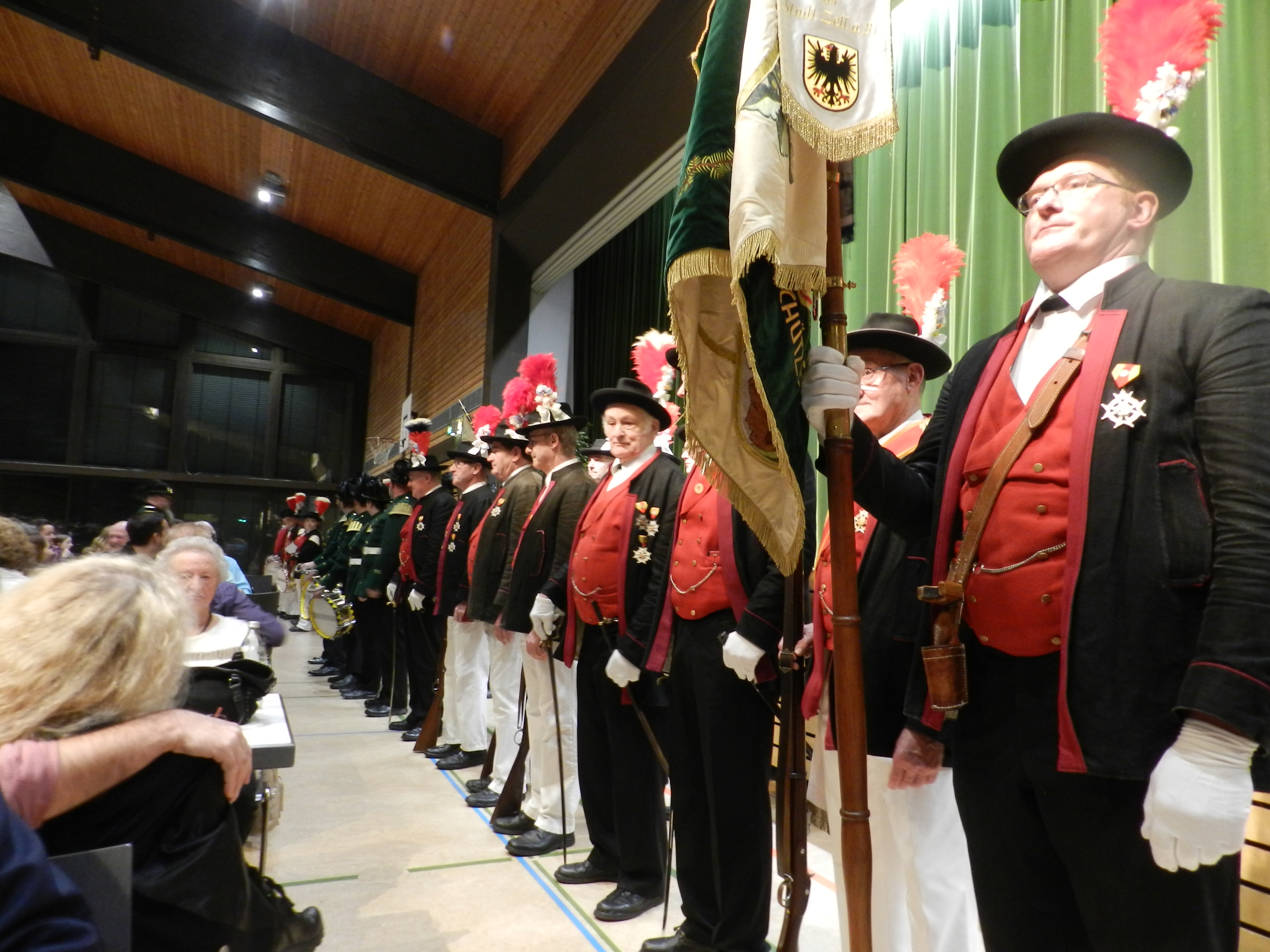 Volles Haus Bei Jahresveranstaltung Der Burgerwehr Unterharmersbach Schwarzwalder Post