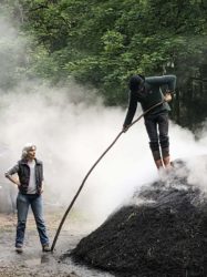 Familiennachmittag am Nordracher Kohlemeiler lud zum Mitmachen ein