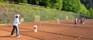Kostenloses Kinder-Tennistraining