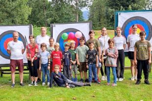 2024-8-14-BI-Tourist-Info-Sommerferienprogramm-Bogenschießen Gruppenbild