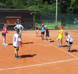 Schnuppertraining beim Tennis