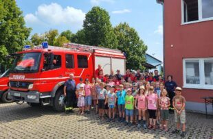 Kinder erleben aufregenden Tag