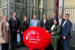 2024-10-16-Haslach-Sparkasse-Bild_Besuch_Ukraine_PM