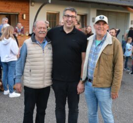 18-Meter-Maibaum für den neuen Ortsvorsteher