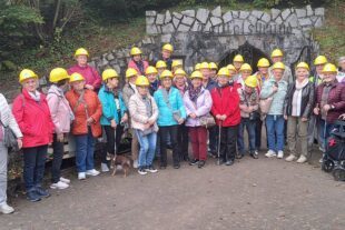 2024-10-28-ZE-hen- AWO Herbstausflug Gruppenbild Bergwerk Teufelsgrund