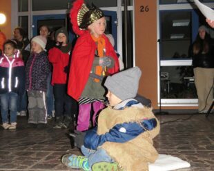 Kindergarten Villa Regenbogen feiert St. Martin