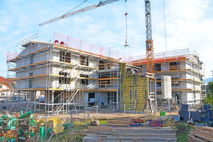 Das neue Wohnhaus der Lebenshilfe in Zell am Harmersbach nimmt Gestalt an. Hier entstehen 
24 barrierefreie Wohnplätze und eine Tagesgruppe für zehn Menschen. Der Einzug ist für Ende 2027 geplant.