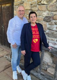 Dreamteam: Felix der Glückliche und Michaela Neuberger verbinden internationale Schlager mit badischer Mundart.
