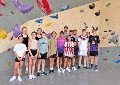 Die Teilnehmerinnen und Teilnehmer des Ferienprogramms der DAV-Ortsgruppe Nordrach freuten sich gemeinsam mit ihren Betreuern über einen abwechslungsreichen Tag im Kletterzentrum in Offenburg.